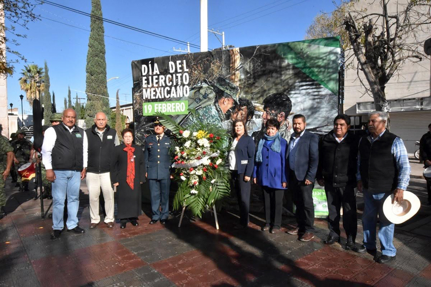 Este viernes en la Plaza Principal se llevó a cabo el acto cívico para conmemorar el 104 aniversario del Día del Ejército Mexicano.