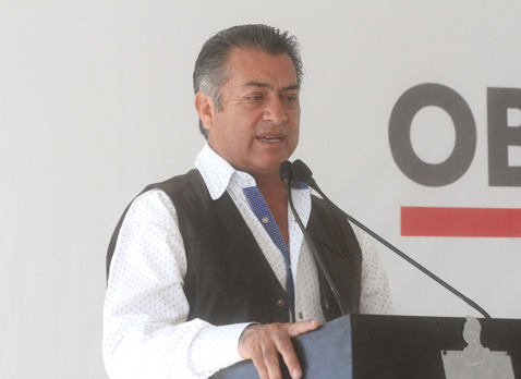El gobernador indicó además, que primero se invertirán 50 millones de pesos para mantenimiento a los sujetadores en las líneas 1 y 2.