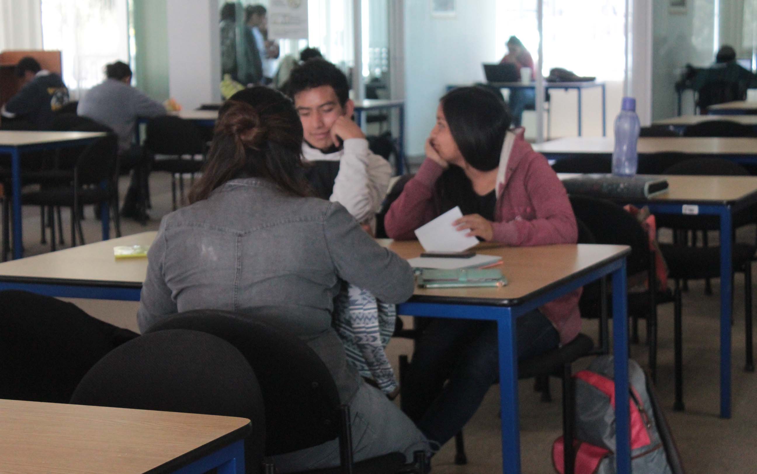 Pasaron de 20 mil 434 a 21 mil 686 alumnos.