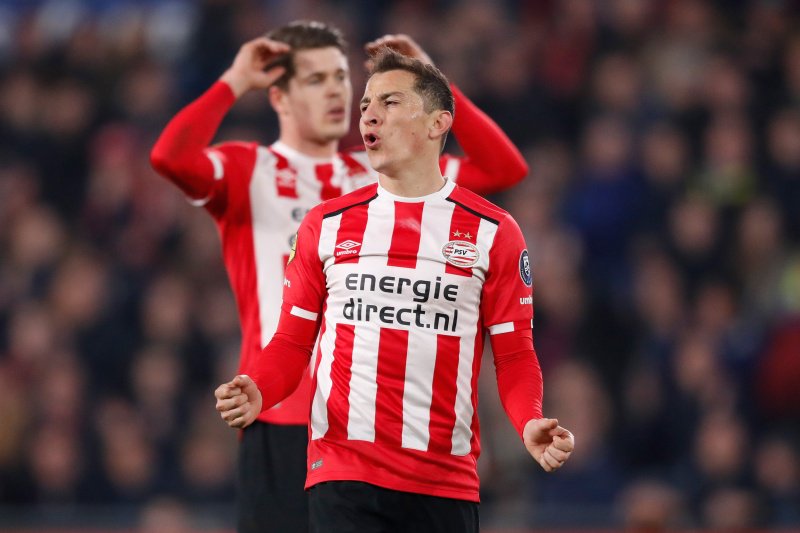 PSV sigue en la lucha por el campeonato