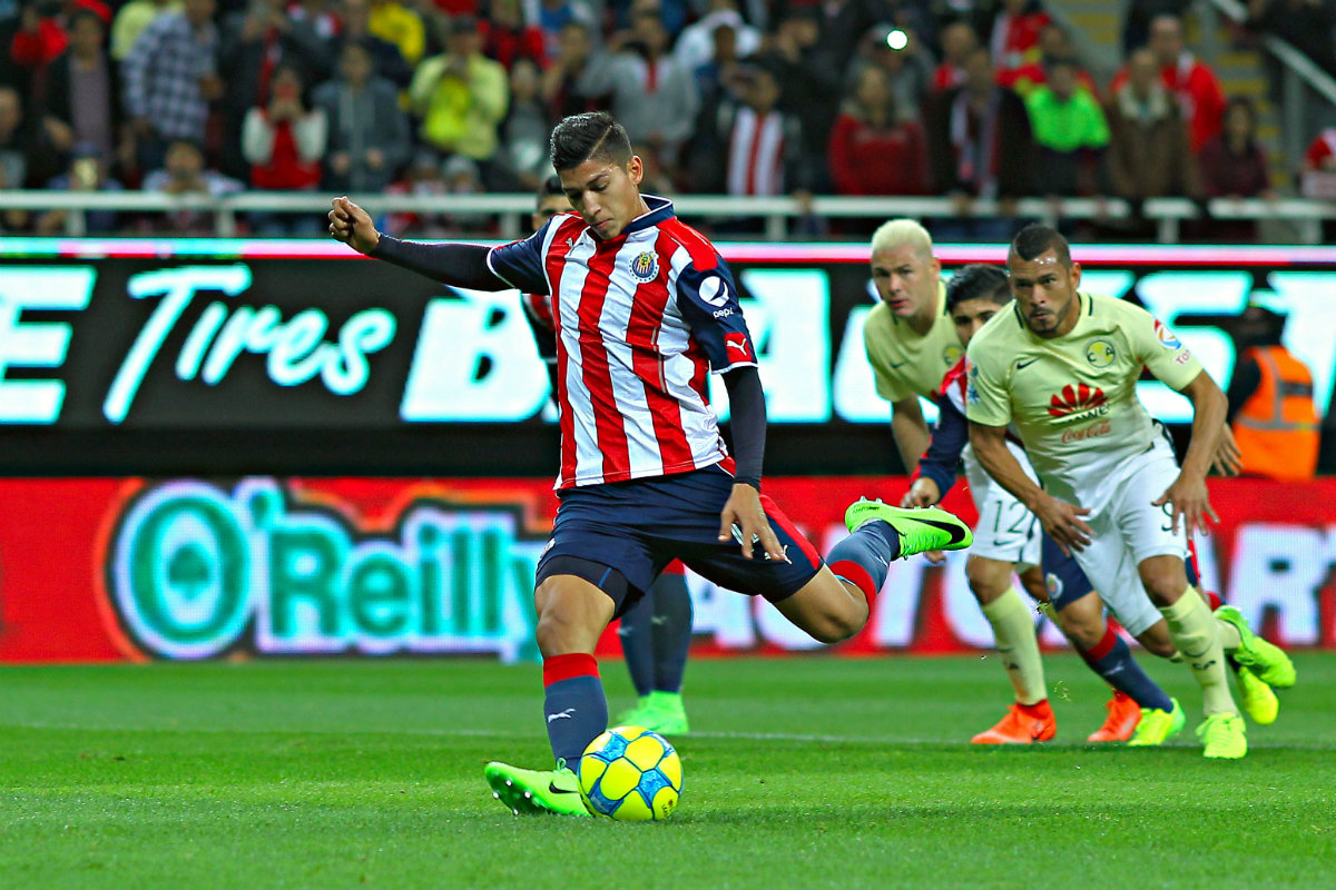 Ángel Zaldívar anotó de penal