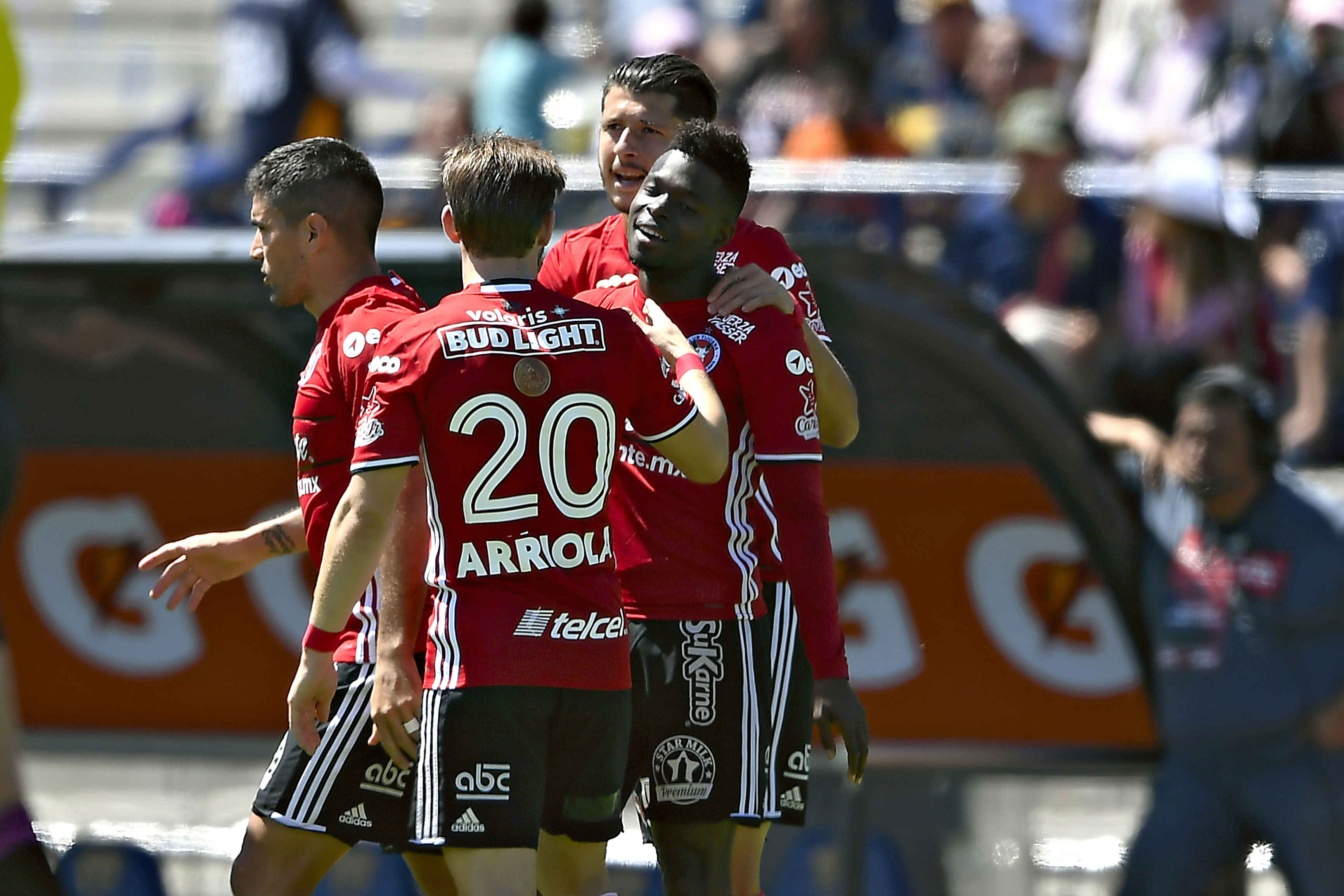 Avilés Hurtado celebrando su gol ante Pumas
