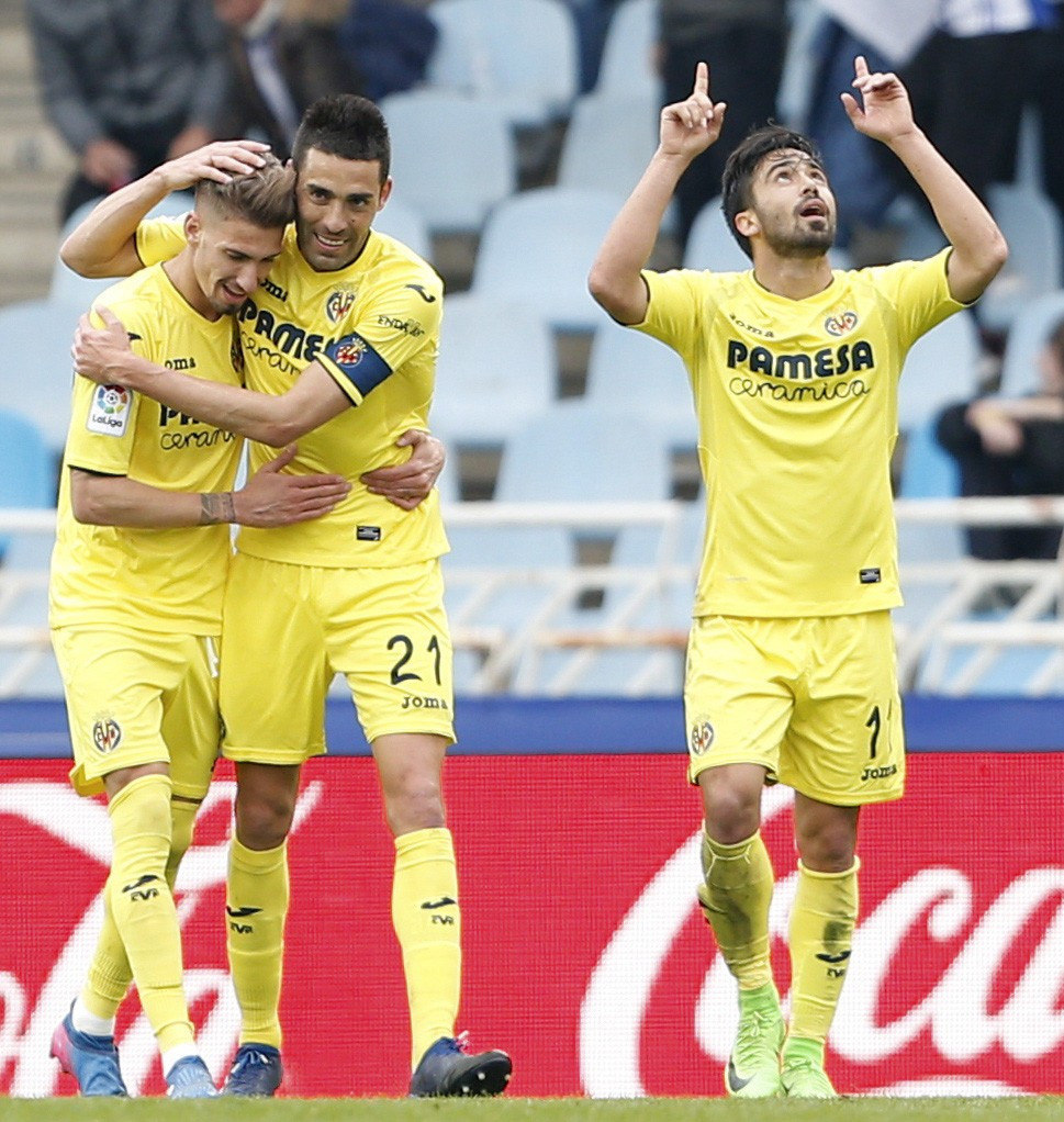 Jugadores del Villarreal celebran el gol de último minuto