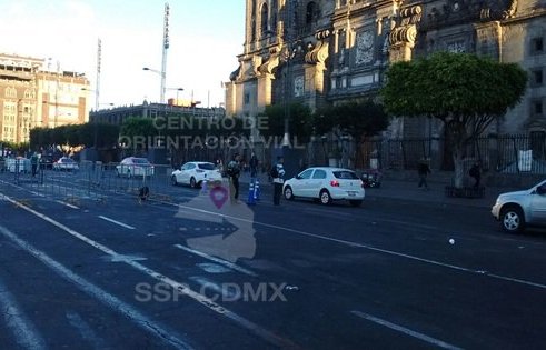 La circulación está afectada de la calle de Moneda a Monte de Piedad.