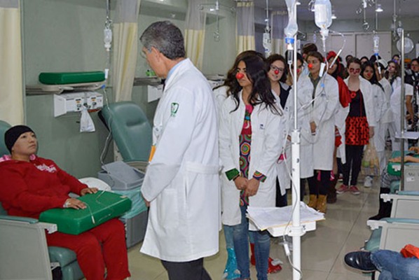 En 2003, la Fundación IMSS A.C. fue reconocida por la Secretaría de Hacienda como donataria autorizada y el IMSS le ha hecho donaciones de recursos.