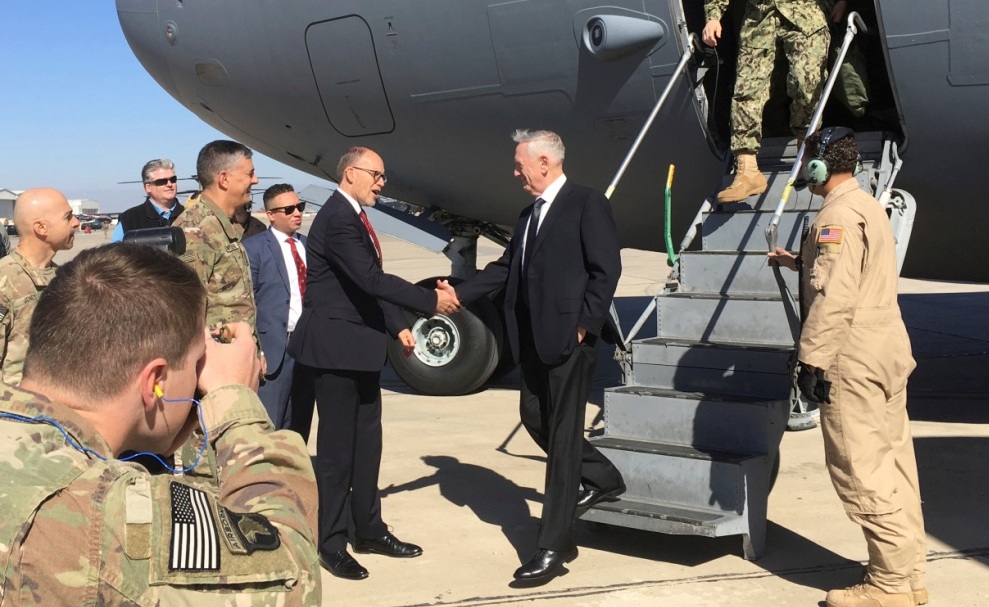 Mattis aterrizó en Bagdad y fue recibido por el embajador de Estados Unidos en Irak, Douglas Silliman.