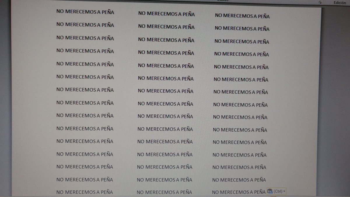 Un usuario en Twitter publicó la imagen con el siguiente texto: "Una pequeña pausa; hagamos este mantra estilo Karime Macías esposa de Javier Duarte".