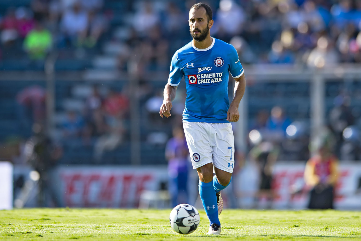 Víctor Vázquez con Cruz Azul