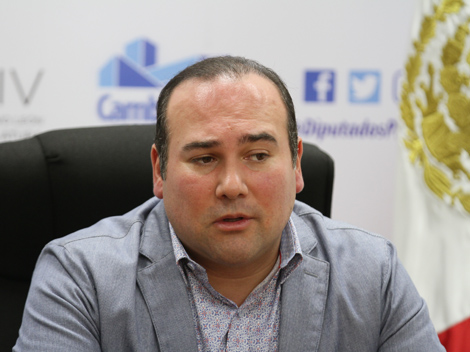 Arturo Salinas Garza, coordinador de la bancada del Partido Acción Nacional.