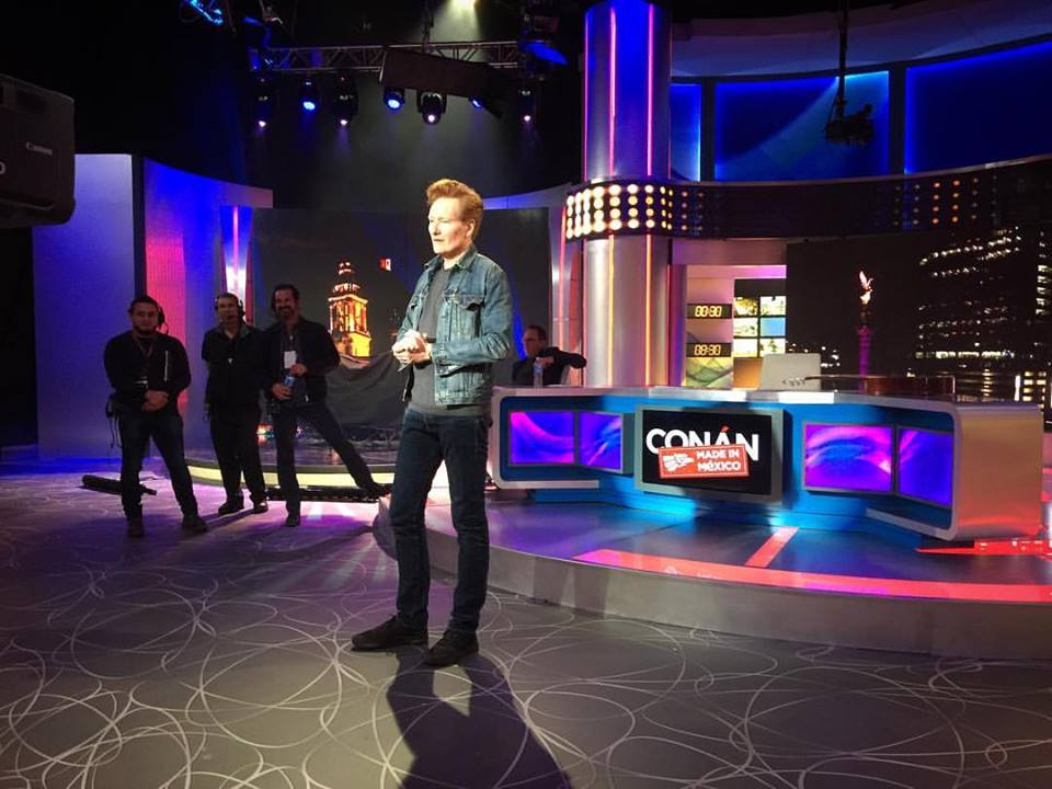 Conan O'Brien ensaya para su programa.