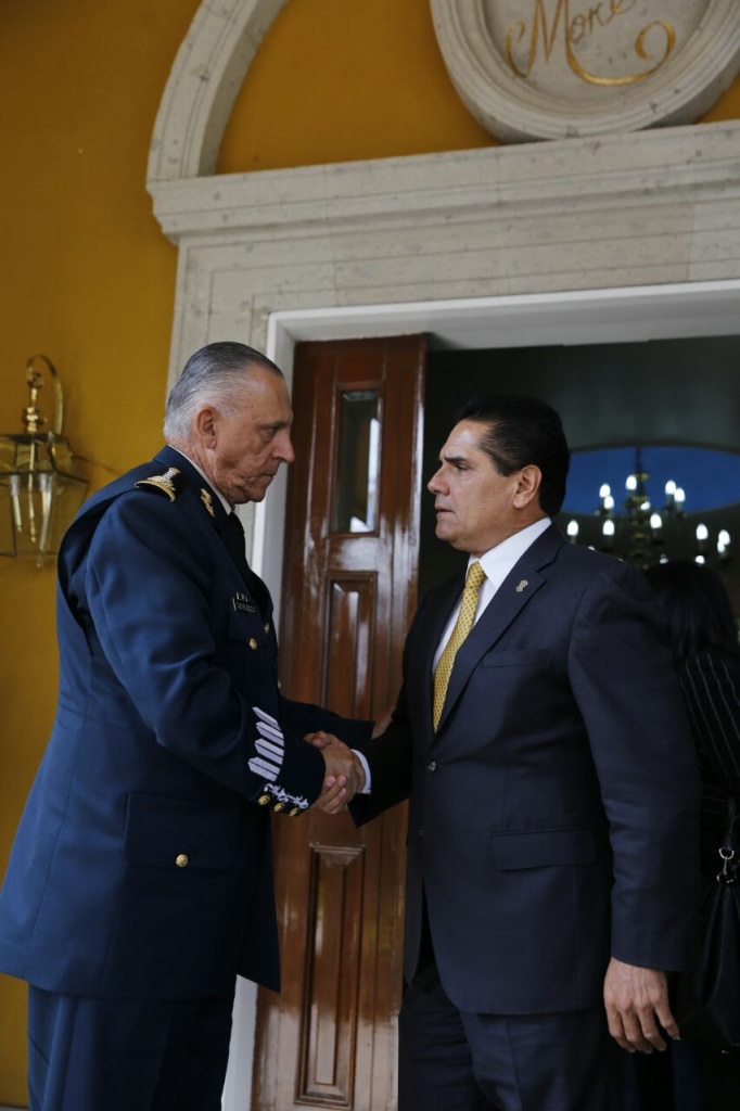 Silvano Aureoles y Salvador Cienfuegos.