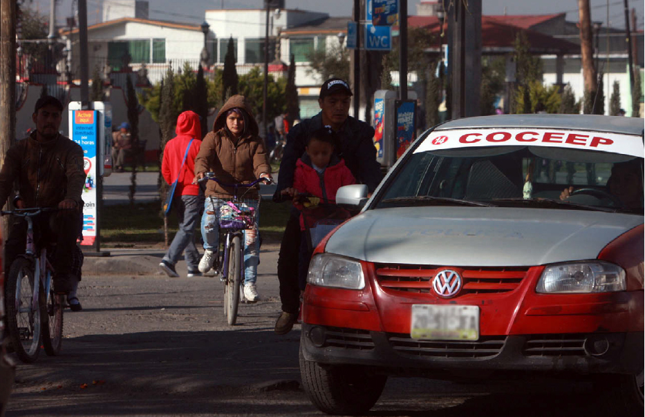 Ciclopista, ciclista, taxi, bicicleta