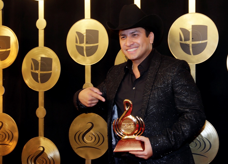 Julión Álvarez ganó como Mejor Artista Banda en Premio Lo Nuestro 2017.