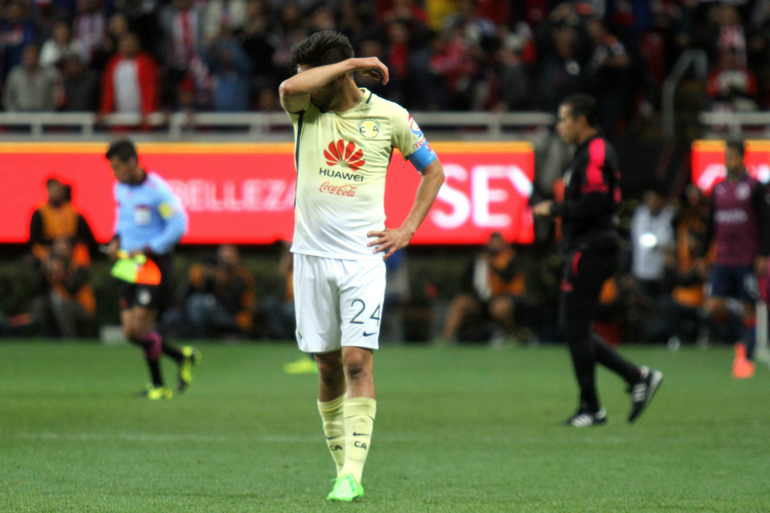 Oribe Peralta, atacante del América