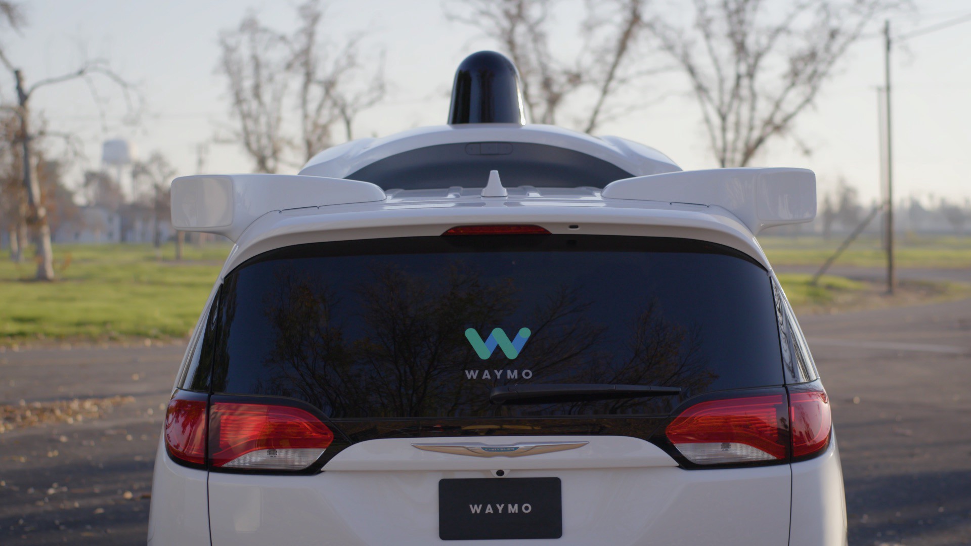 Waymo es la empresa de Alphabet que se encarga del desarrollo de los coches autónomos. 