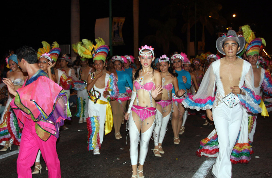 Hoy se realizará el corso infantil y la noche de comparsas. 