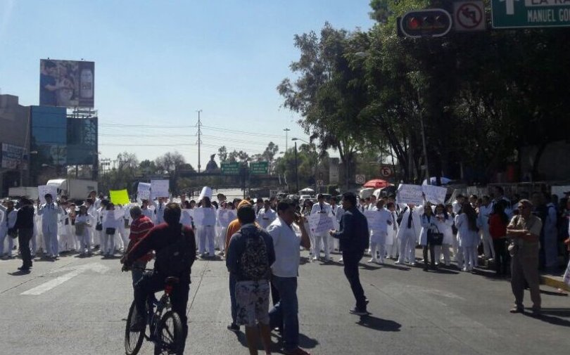 Los manifestantes bloquearon la calzada Vallejo a la altura de Antonio Valeriano.
