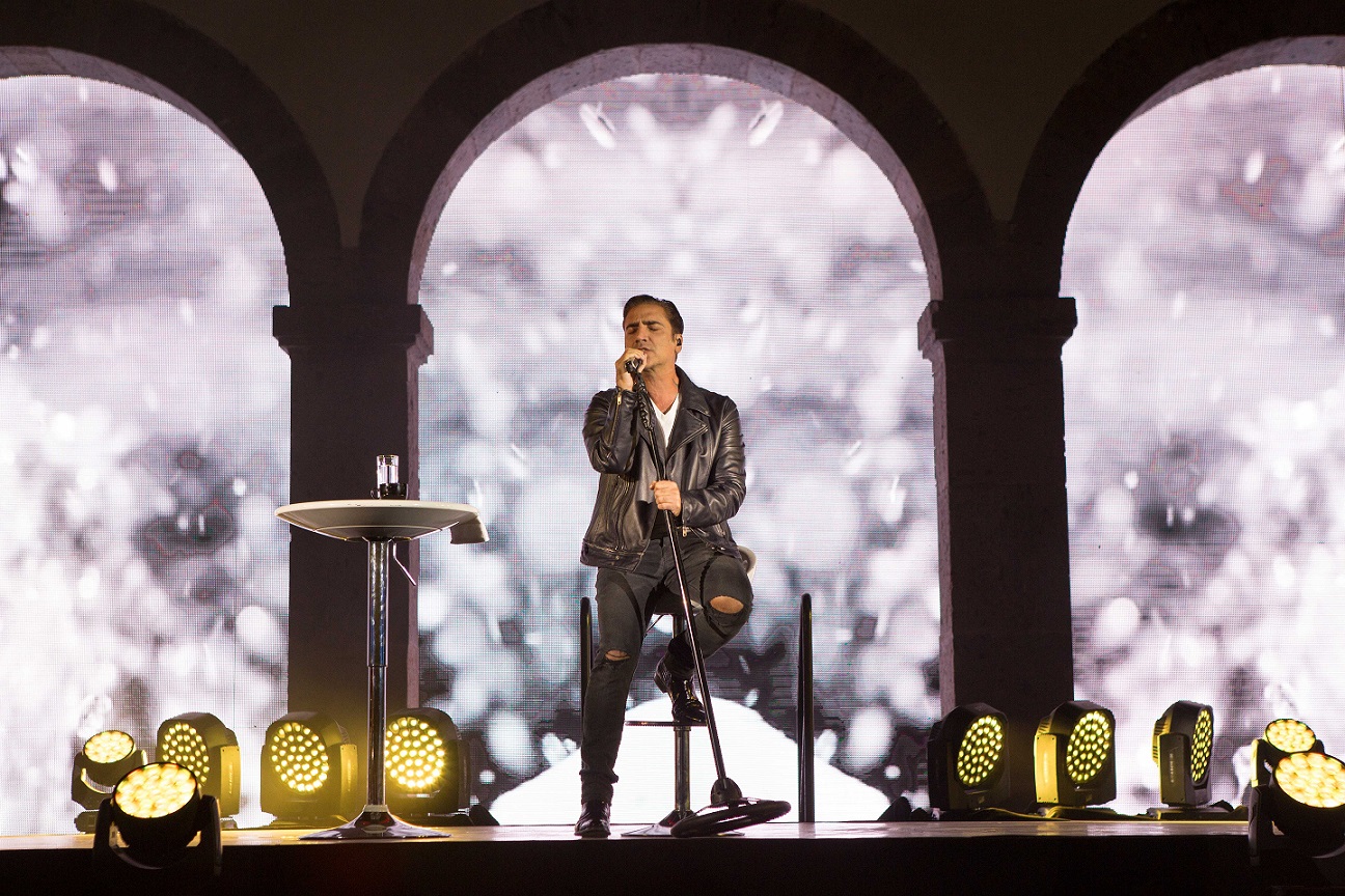 Presenta Alejandro Fernández su nuevo disco Rompiendo Fronteras en el Cabañas
