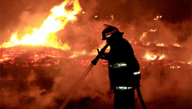 El incendio ocurrió esta madrugada en la colonia San Miguel Topilejo.
