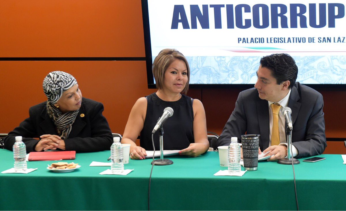 Integrantes del llamado Caucus Anticorrupción de la Cámara de Diputados.