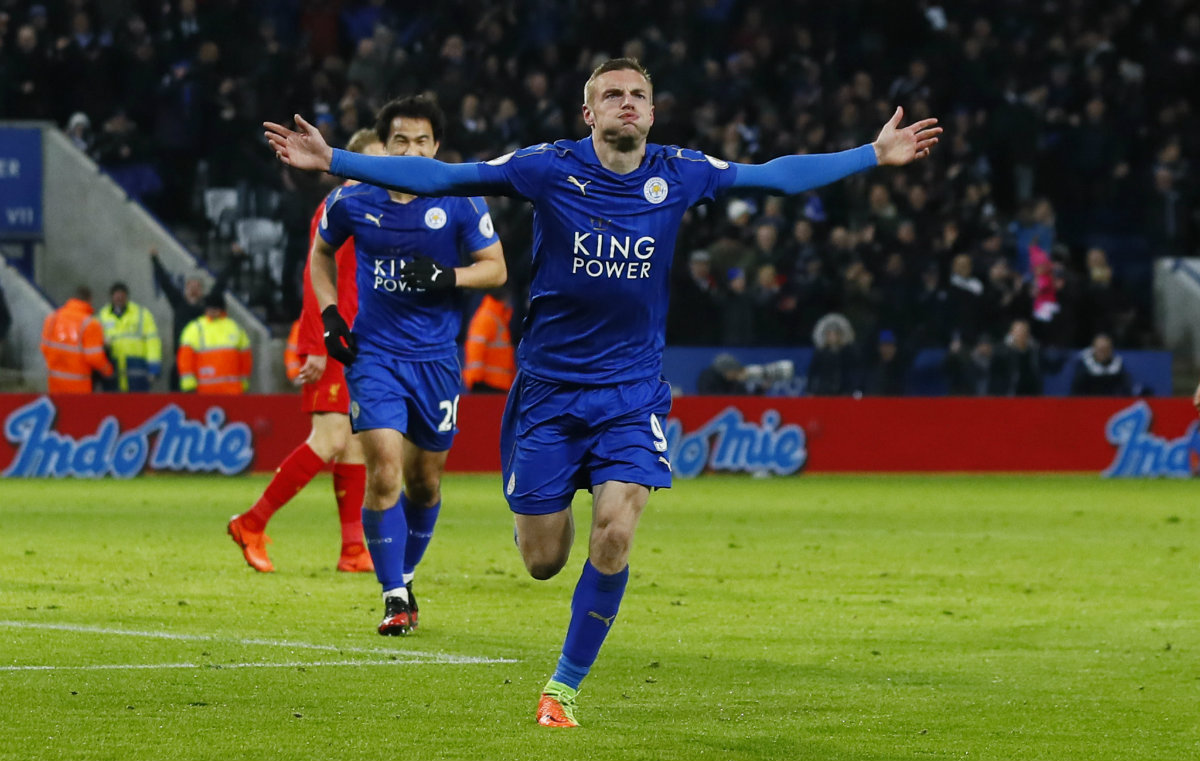 Jamie Vardy marcó dos tantos en la victoria del conjunto de los 'Foxes'