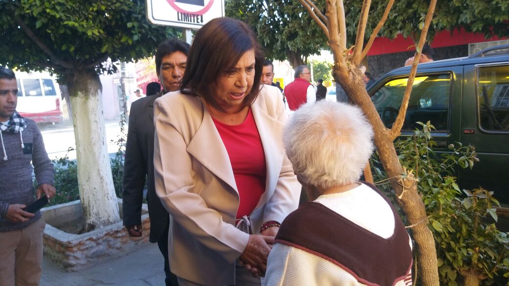 En Lerdo, la alcaldesa María Luisa González Achem, realizó un recorrido dentro del programa "Unidos Mejoramos Tu Calle".