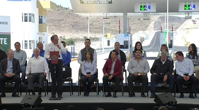 El presidente Enrique Peña Nieto inauguró el Libramiento Poniente. 