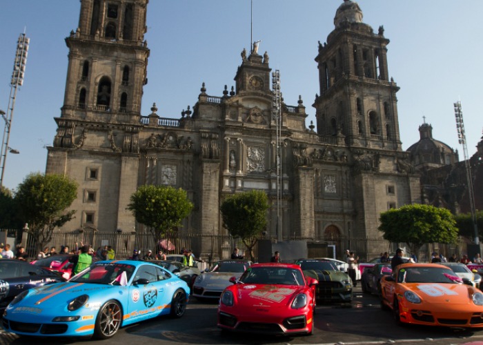 En el show participaron coches de las marcas Ferrari, Lamborghini y Mustang.
