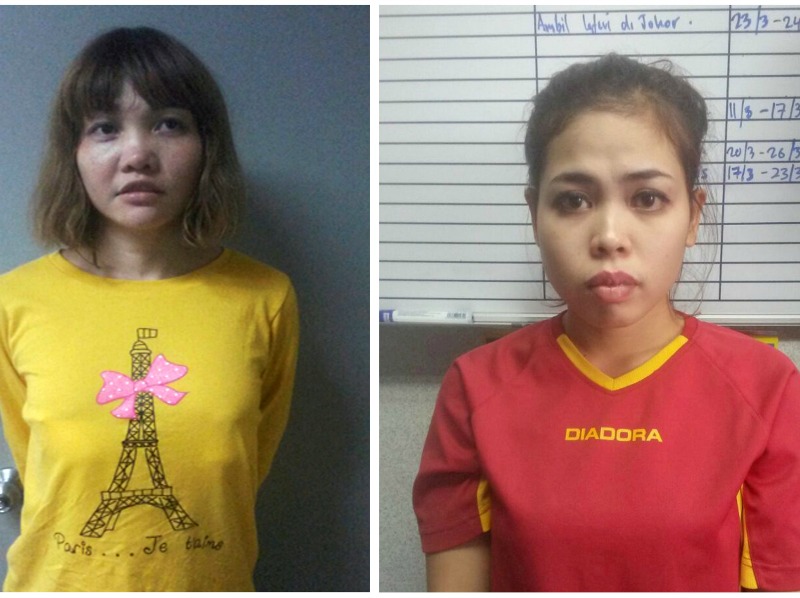 La vietnamita Doan Thi Huong (I) y la indonesia Siti Aishah Las dos sospechosas fueron detenidas poco después del asesinato y se exponen a la pena de 