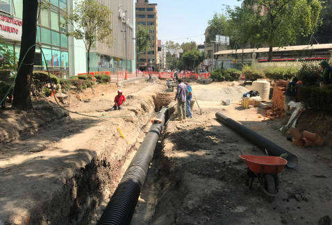 Cableado de empresas que ha sido colocado a 20 centímetros de profundidad, en lugar de los 80 requeridos, ha retrasado los trabajos de rehabilitación 
