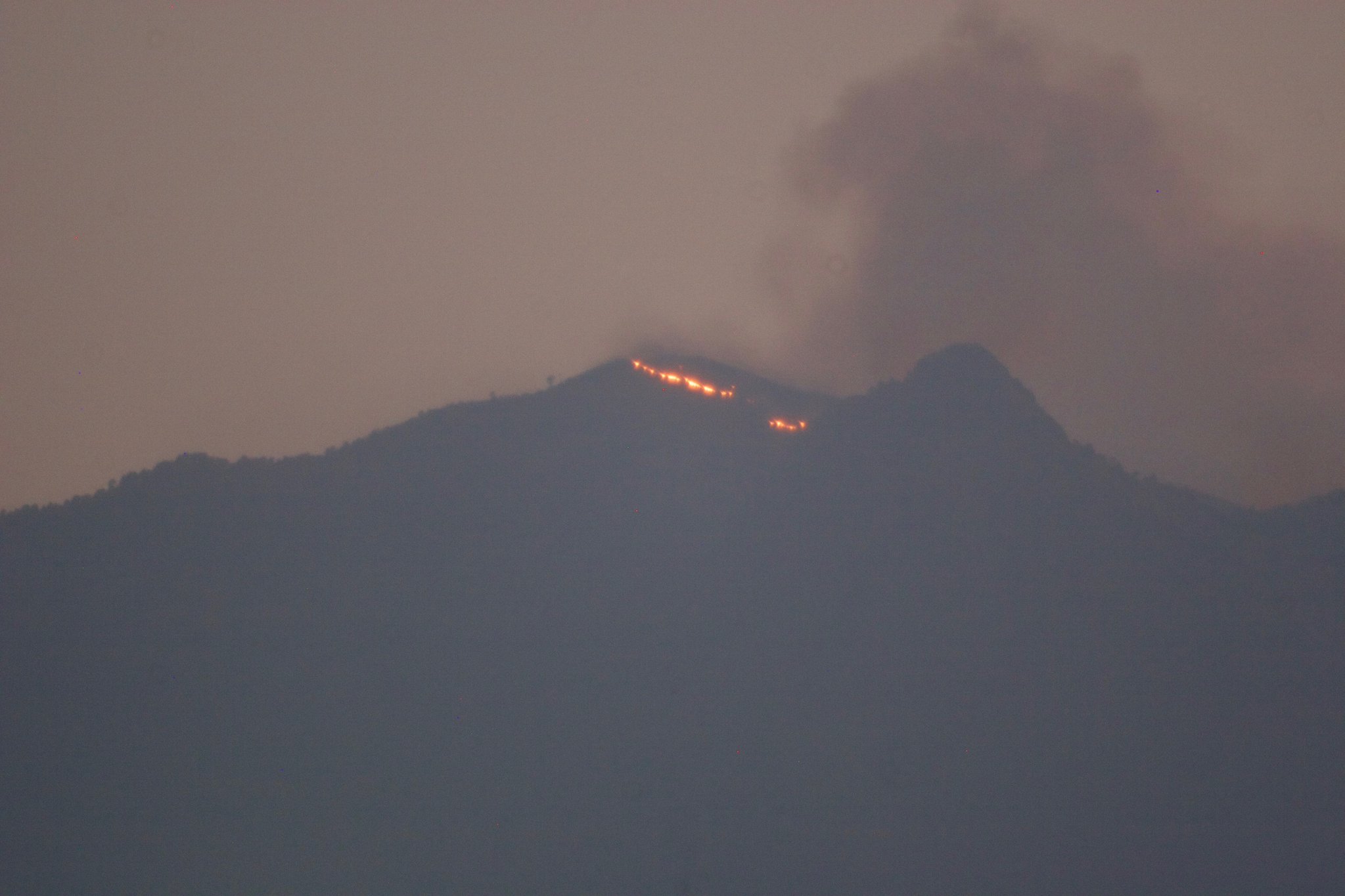 El incendio en el Ajusco es en la parte conocida como "Pico del Águila".