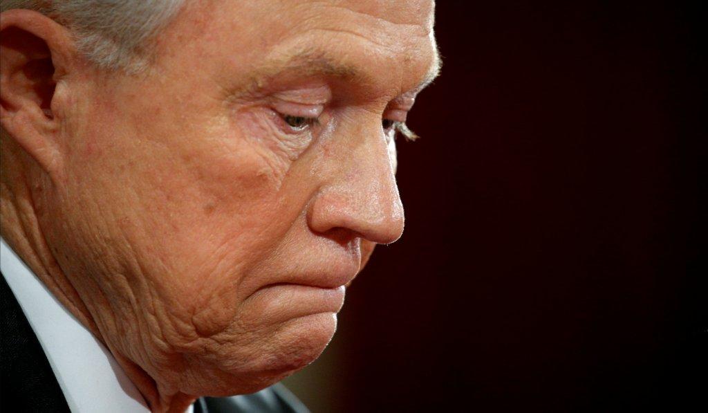 Jeff Sessions ocultó las dos conversaciones que tuvo con el embajador ruso durante la campaña presidencial de Donald Trump.
