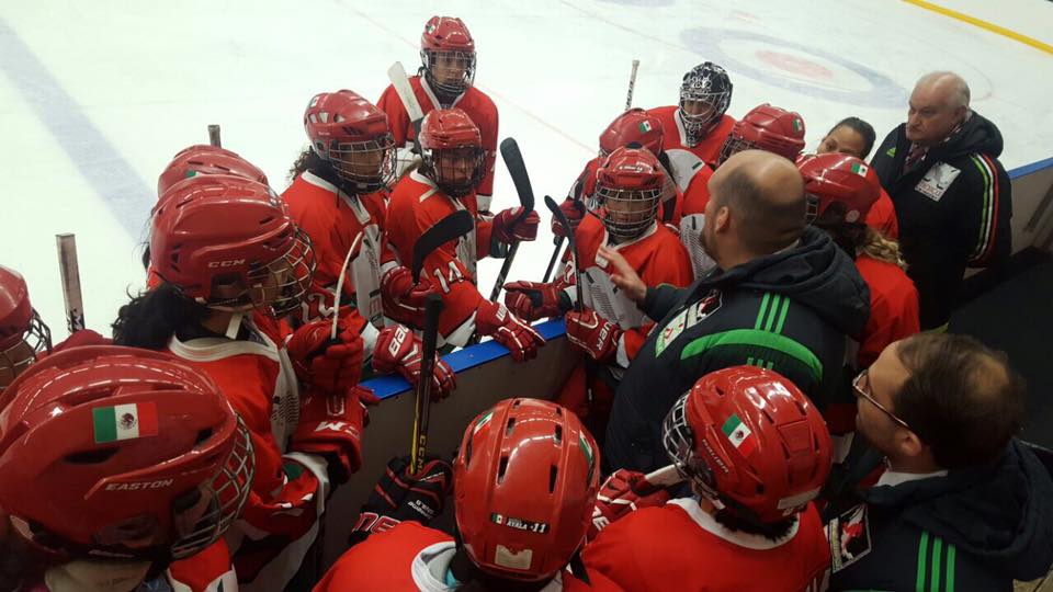 La selección mexicana de hockey femenil va con paso firme