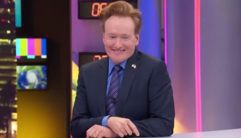 Conan O'Brein grabó su programa en los foros de Televisa.