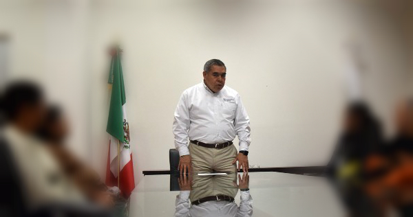 Reciben seguro de vida familias de policías caídos
