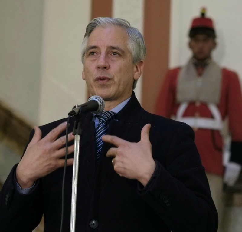 "La salud está controlada, los informes médicos son positivos", dijo el vicepresidente del país, Álvaro García Linera.