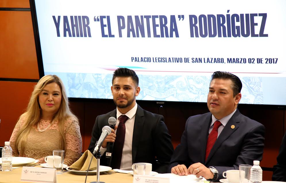 Yair 'Pantera' Rodriguez en el Congreso de la Unión