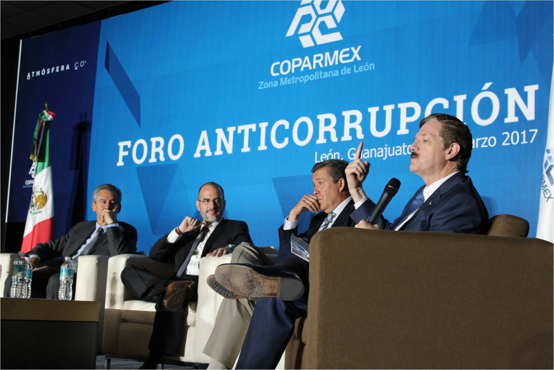 El Alcalde de León, Héctor López y el Gobernador de Guanajuato, Miguel Márquez Márquez participaron como panelistas 