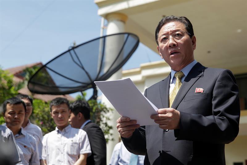 El diplomático de Corea del Norte, Kang Chol. 