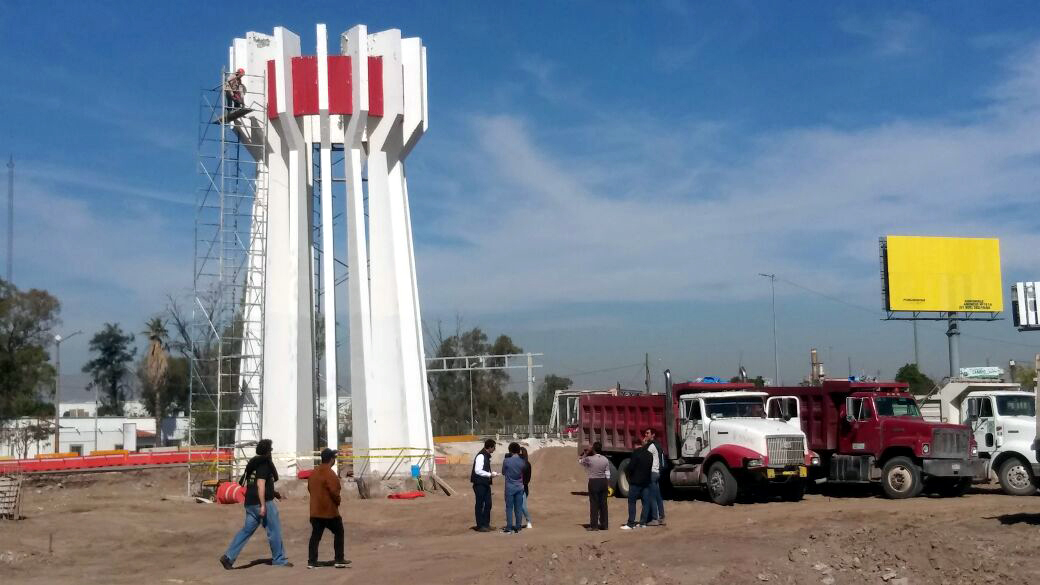 Colocaron una cinta amarilla que se enrolló en la parte inferior del monumento del Torreón.