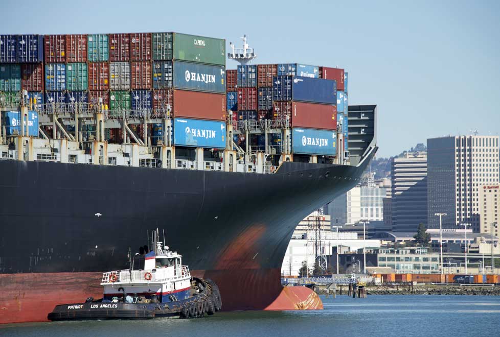 Oakland, California es el quinto puerto de carga más importante de EU y recibe al año alrededor de 2,394,069 contenedores de mercados como el chino. E