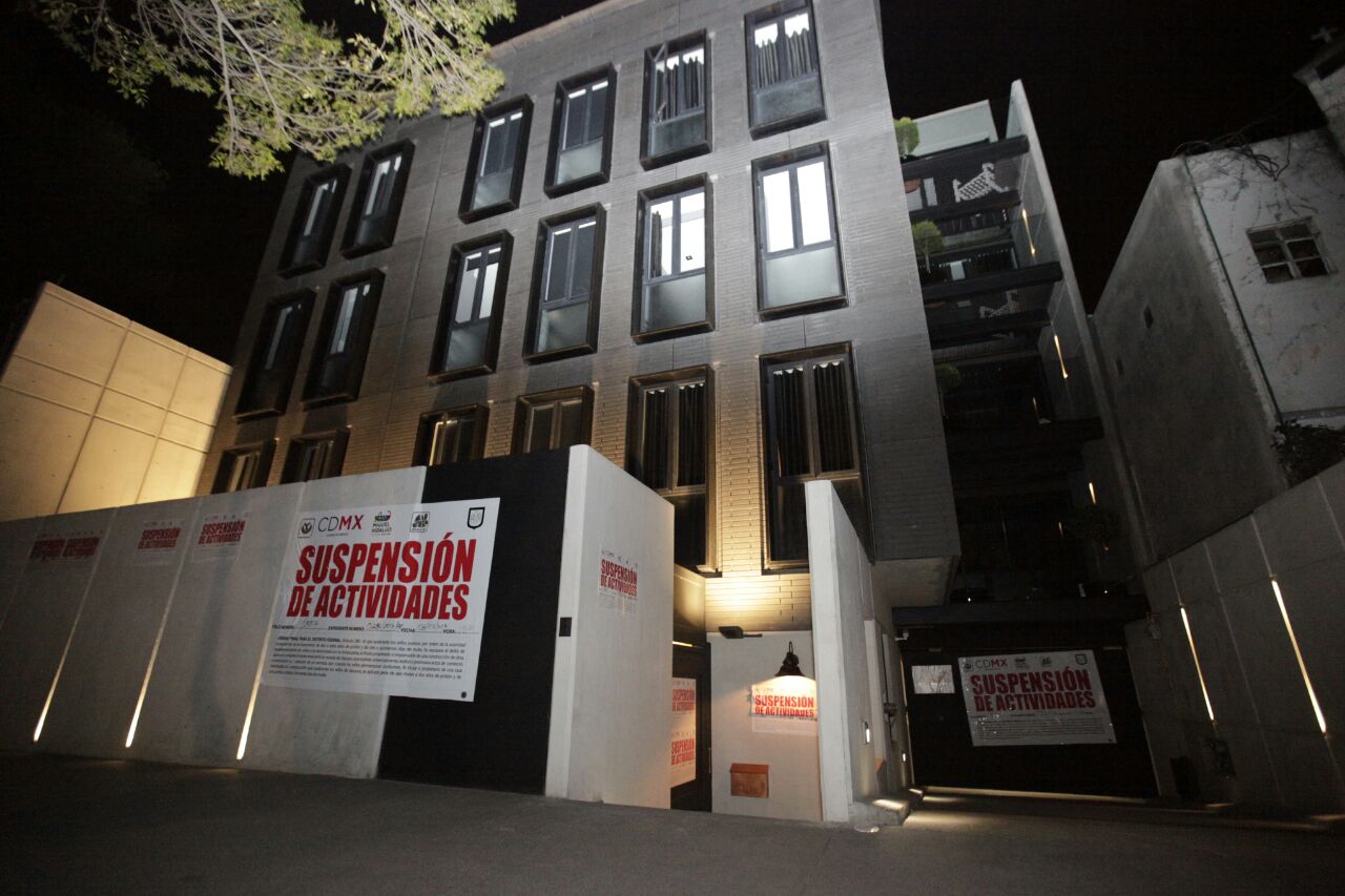 Personal del Invea acudió a verificar este edificio y tras realizar las investigaciones correspondientes, procedió a colocar los sellos de suspensión 