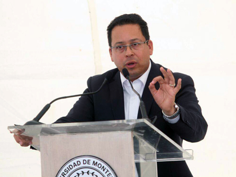 Héctor Castillo, alcalde de Santa Catarina.  