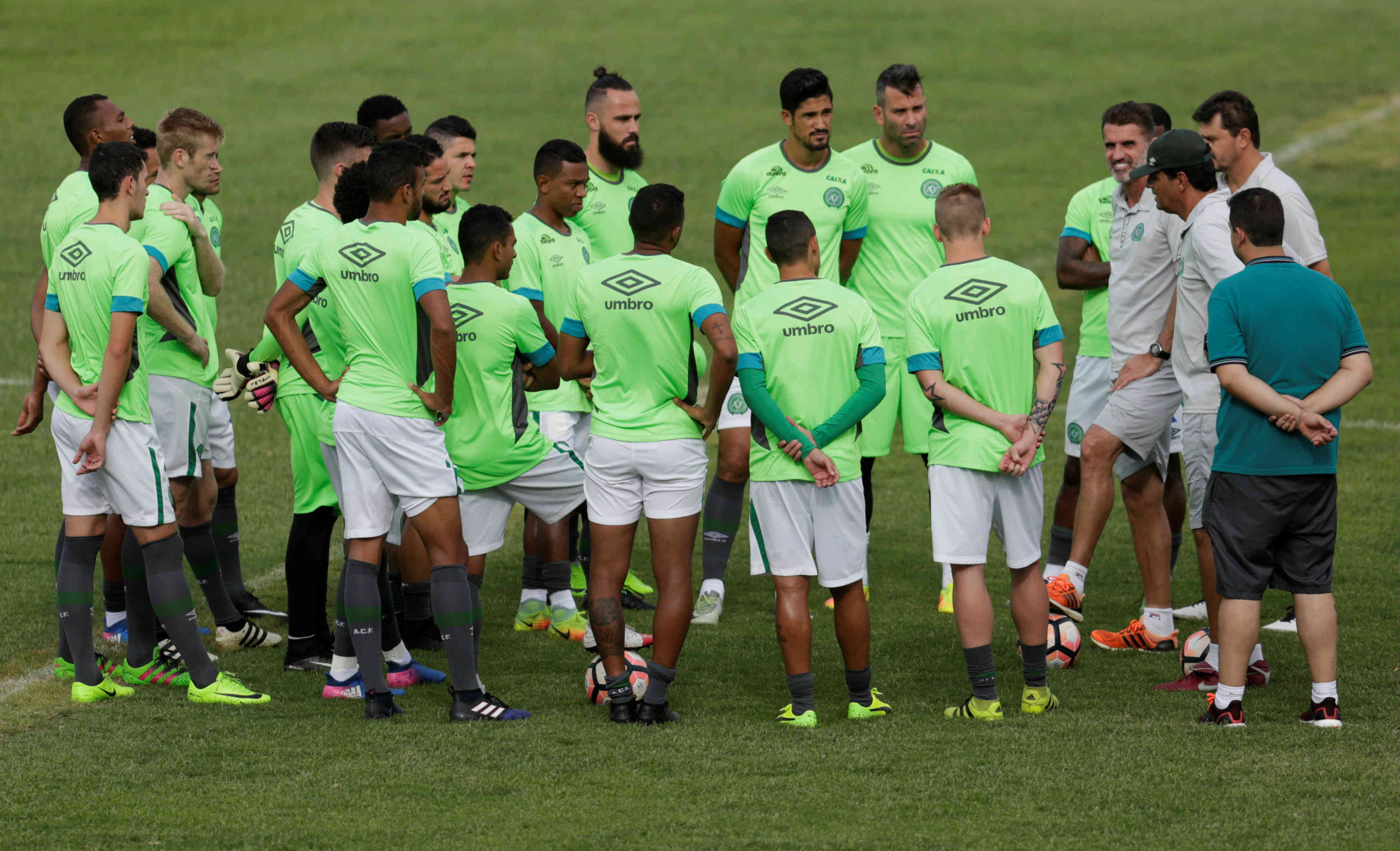 Los nuevos jugadores de Chapecoense en entrenamiento