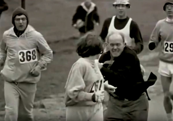 El momento icónico entre Jock Semple y Kathrine Switzer 