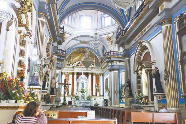 El inmueble de estilo barroco presenta daños importantes, que con dificultades se han venido atendiendo.