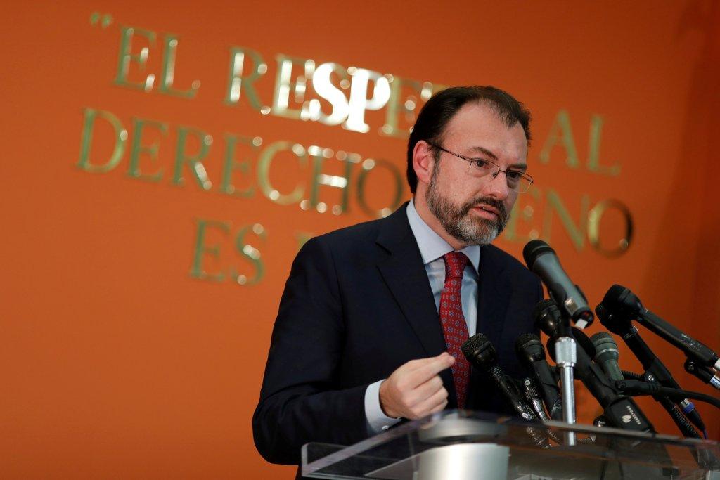 El canciller Luis Videgaray reiteró la postura de no recibir a migrantes deportados de otros países.