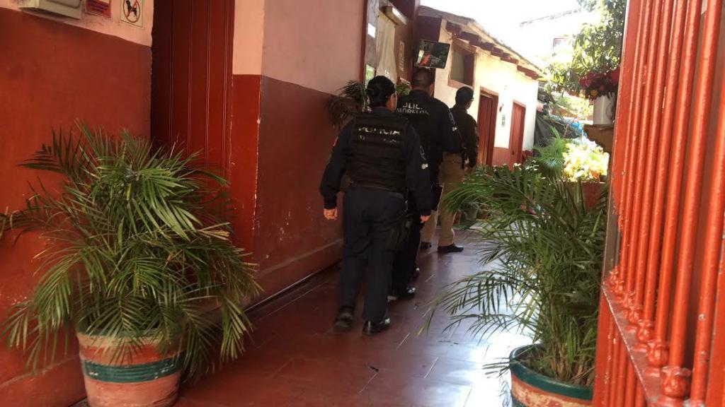 Los elementos del INM, con apoyo de la policía estatal, realizaron las revisiones en los hoteles de la zona.