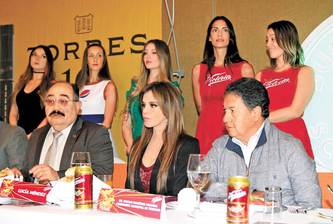 Los organizadores dieron a conocer el programa. 