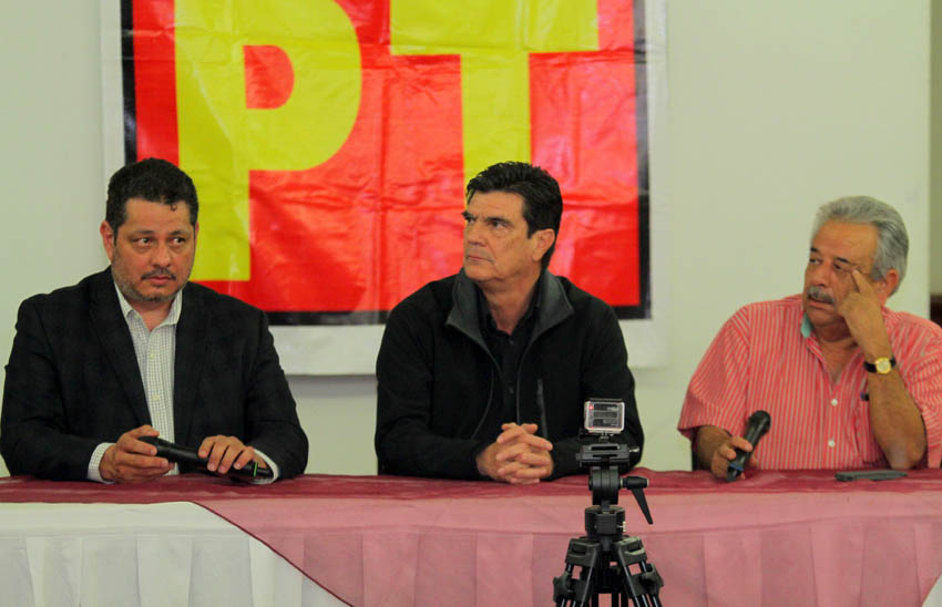 El PT presenta a José Ángel Pérez , como su candidato a la gubernatura de Coahuila.